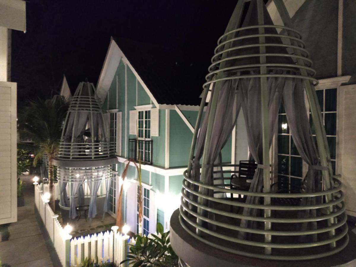 Royale Chenang
